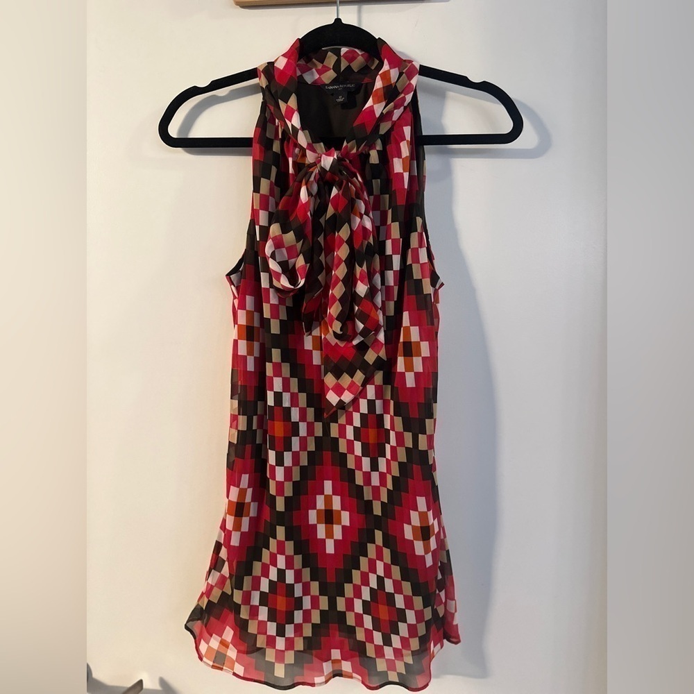 Banana Republic Geometric Sleeveless Blouse